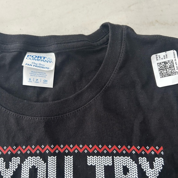 Port and Company Black Tee with Festive Print Size Small - Picture 3 of 3